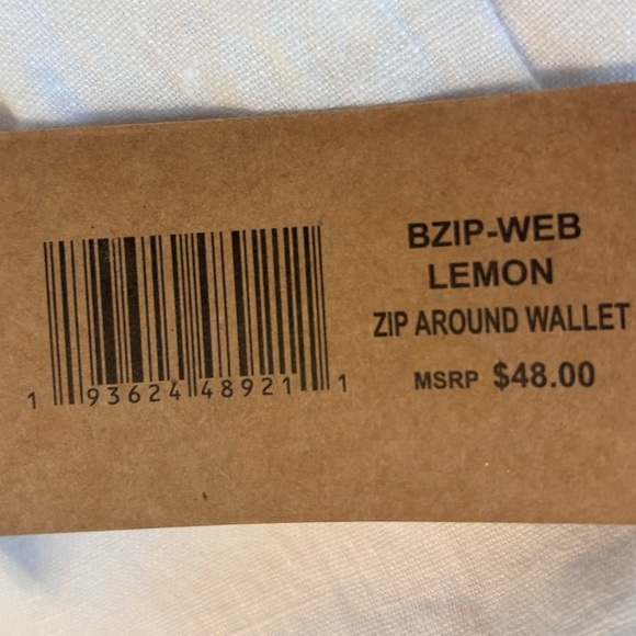 Steve Madden Lime Green Women's Wallet - Picture 9 of 9